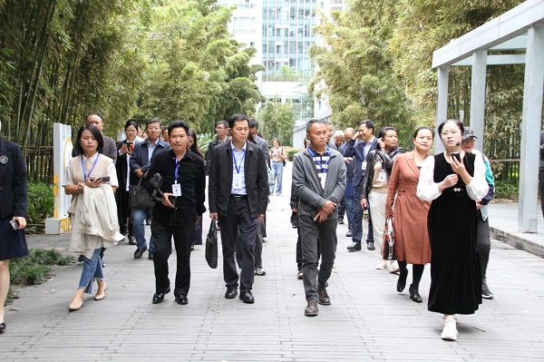 再獲點(diǎn)贊! 成都市委辦公廳、市政府辦公廳和市人社局相關(guān)領(lǐng)導(dǎo)一行參訪由瑞方人力打造的全市首個(gè)就業(yè)小站 第1張